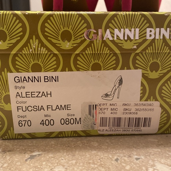 NWB Fucsia Flame Color Gianni Bini 4 1/2” heel, see photos below, never worn. - Picture 9 of 9